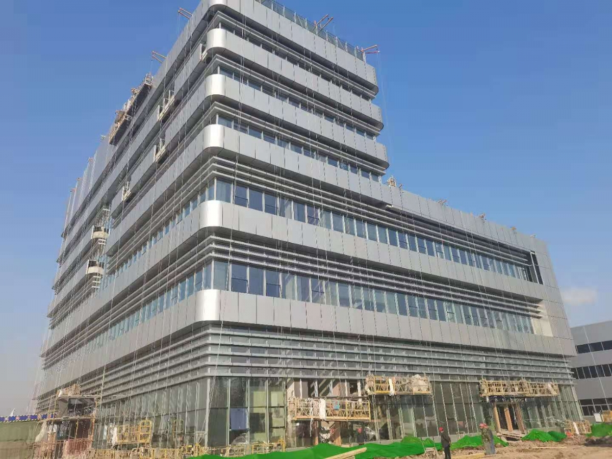 山東玻璃幕墻公司施工應(yīng)注意哪些事項